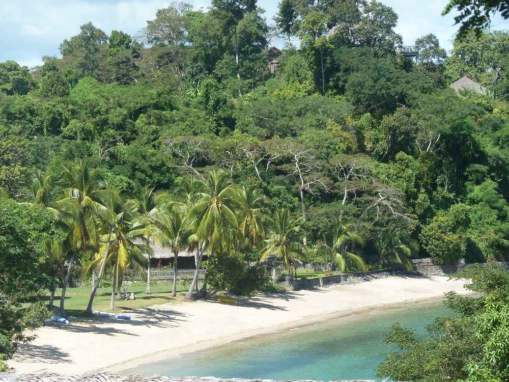 Villa typique Nosy Be, location directe, plage privée et barrière de corail